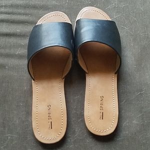 Call it Spring sandals